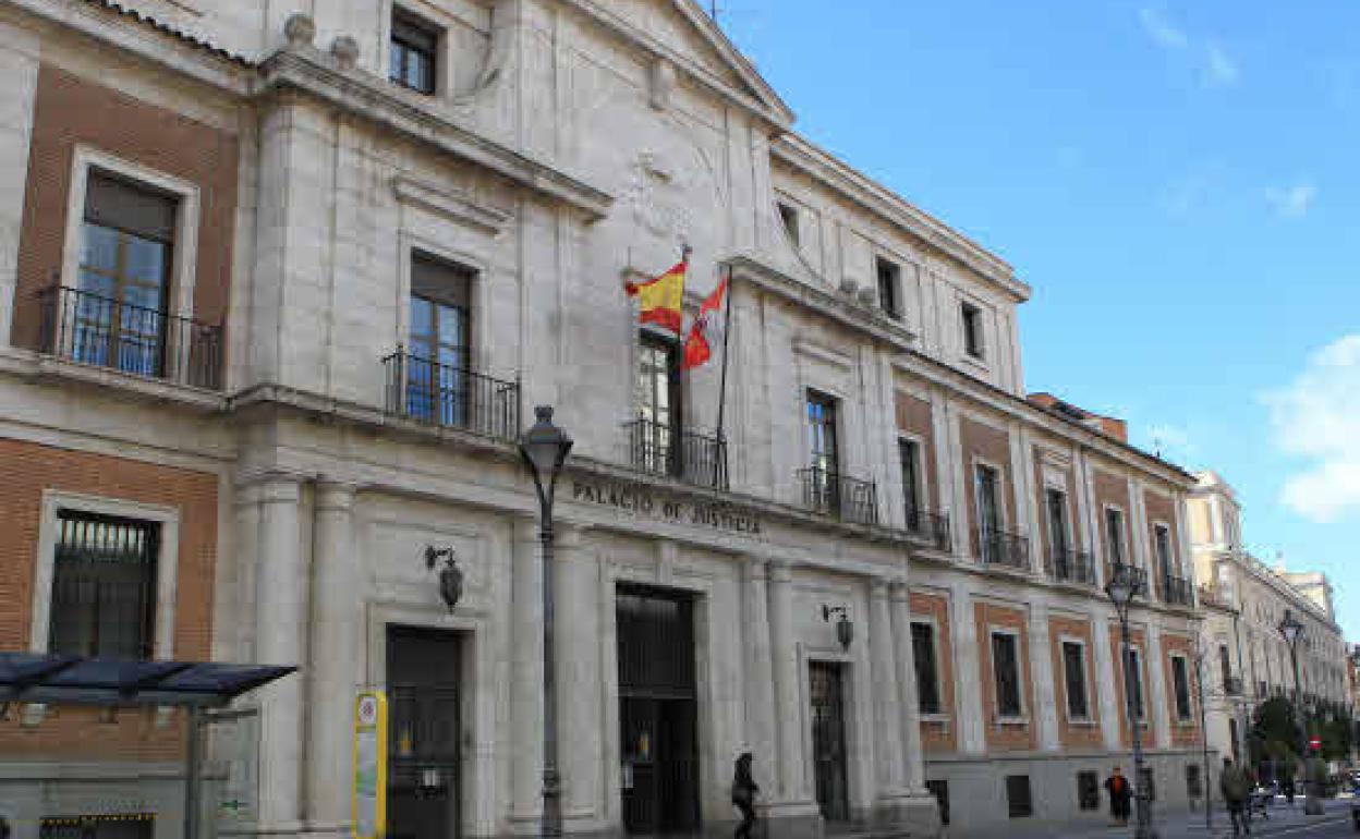 Fachada de la Audiencia de Valladolid. 