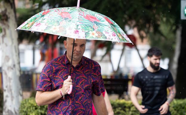 Imagen. La lluvia se asoma a Valladolid durante la tarde del miércoles.