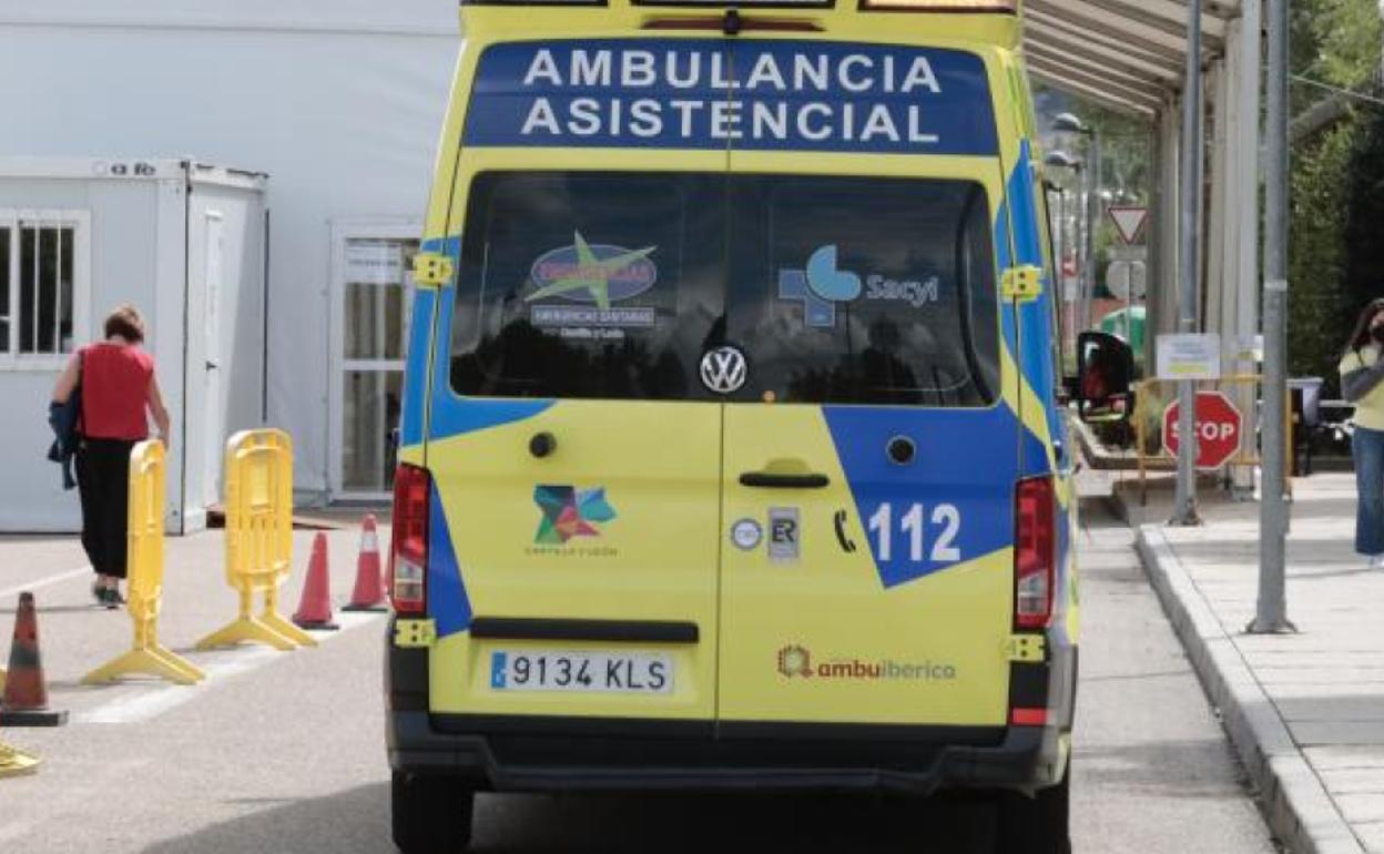 Cuatro heridos en la salida de vía de un coche en Rionegro del Puente