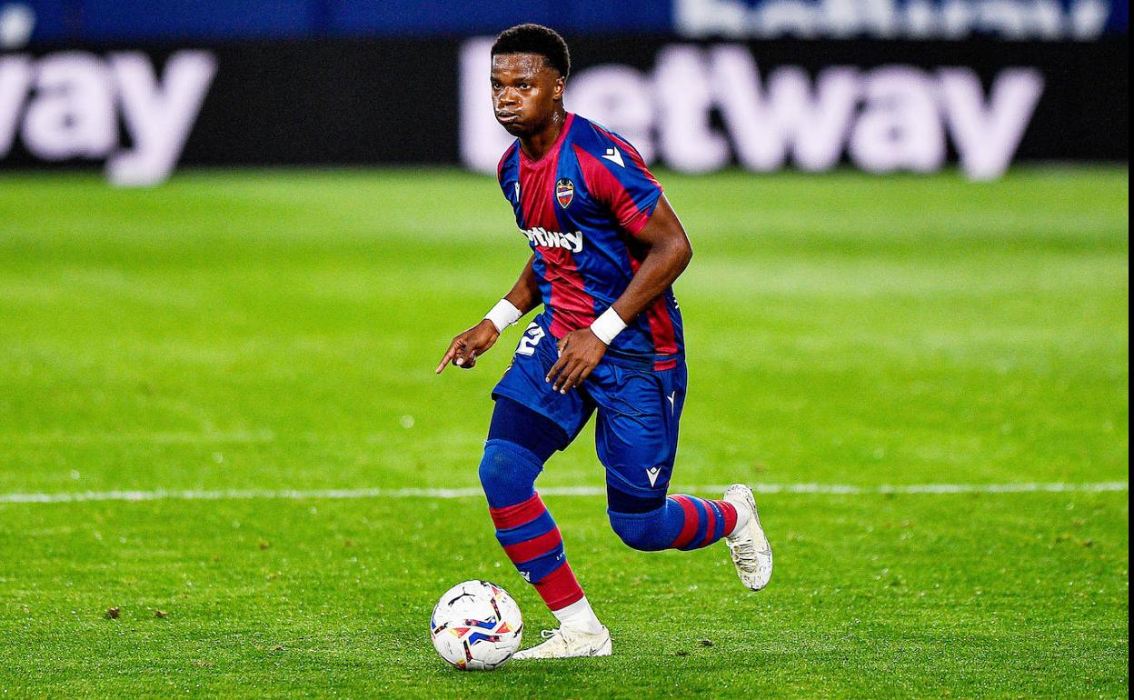 Mickael Malsa, durante un partido con el Levante