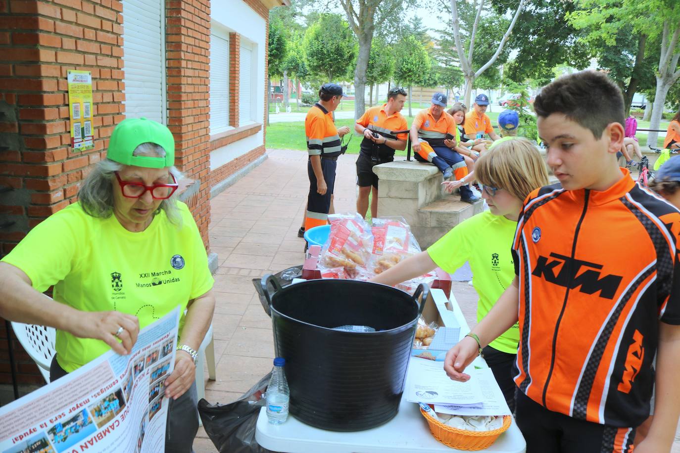 Fotos: Andarines del Cerrato en solidaridad con Uganda