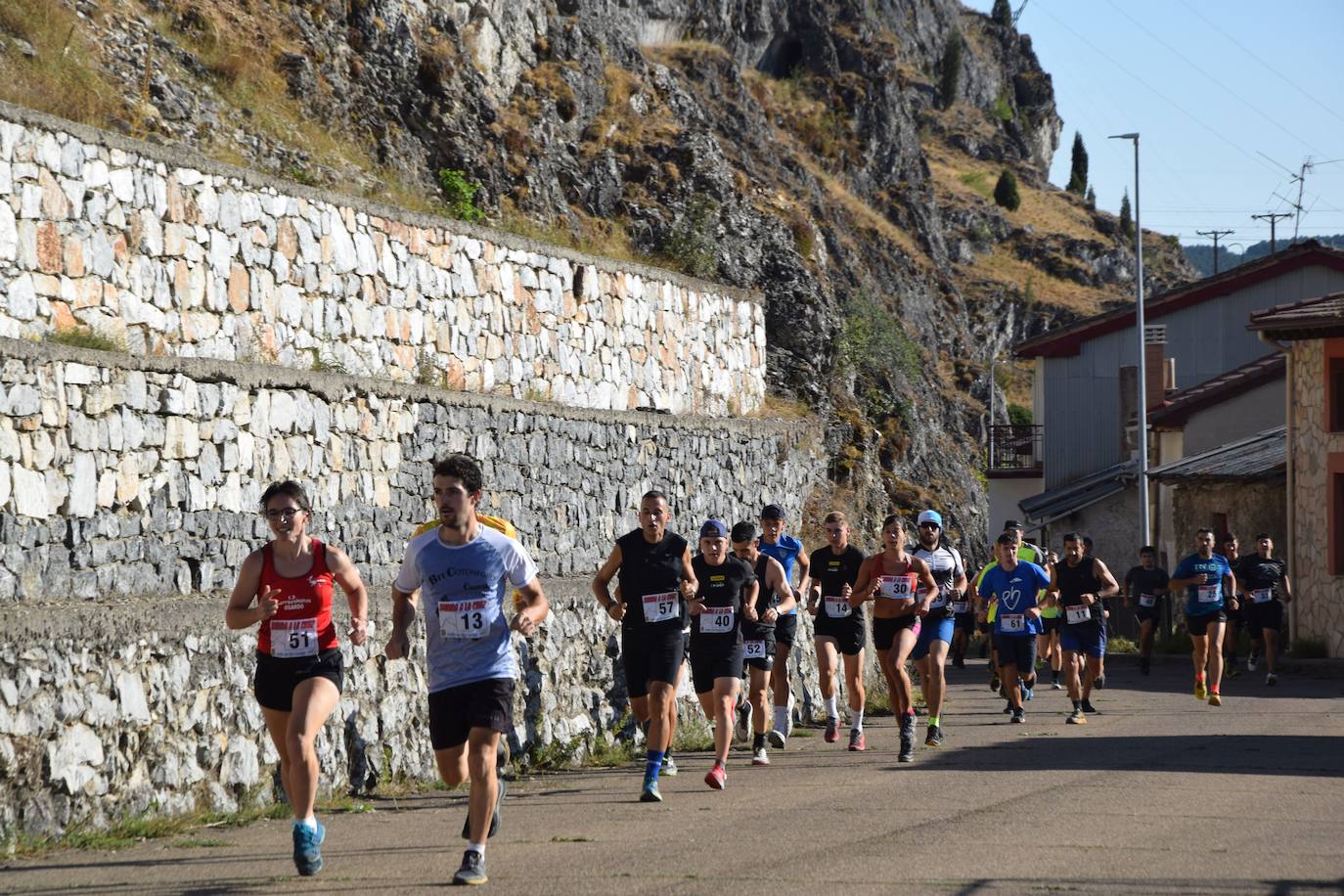 Fotos: La subida a la Cruz como apertura de las fiestas de Velilla