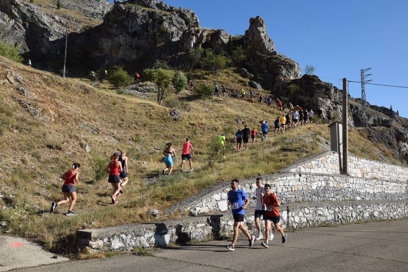 Fotos: La subida a la Cruz como apertura de las fiestas de Velilla