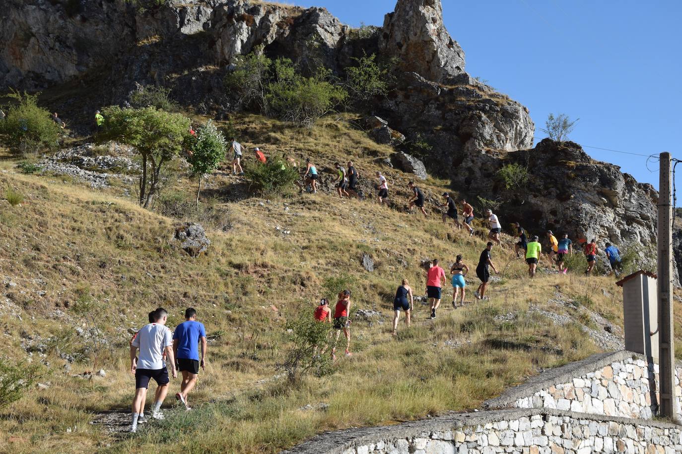 Fotos: La subida a la Cruz como apertura de las fiestas de Velilla