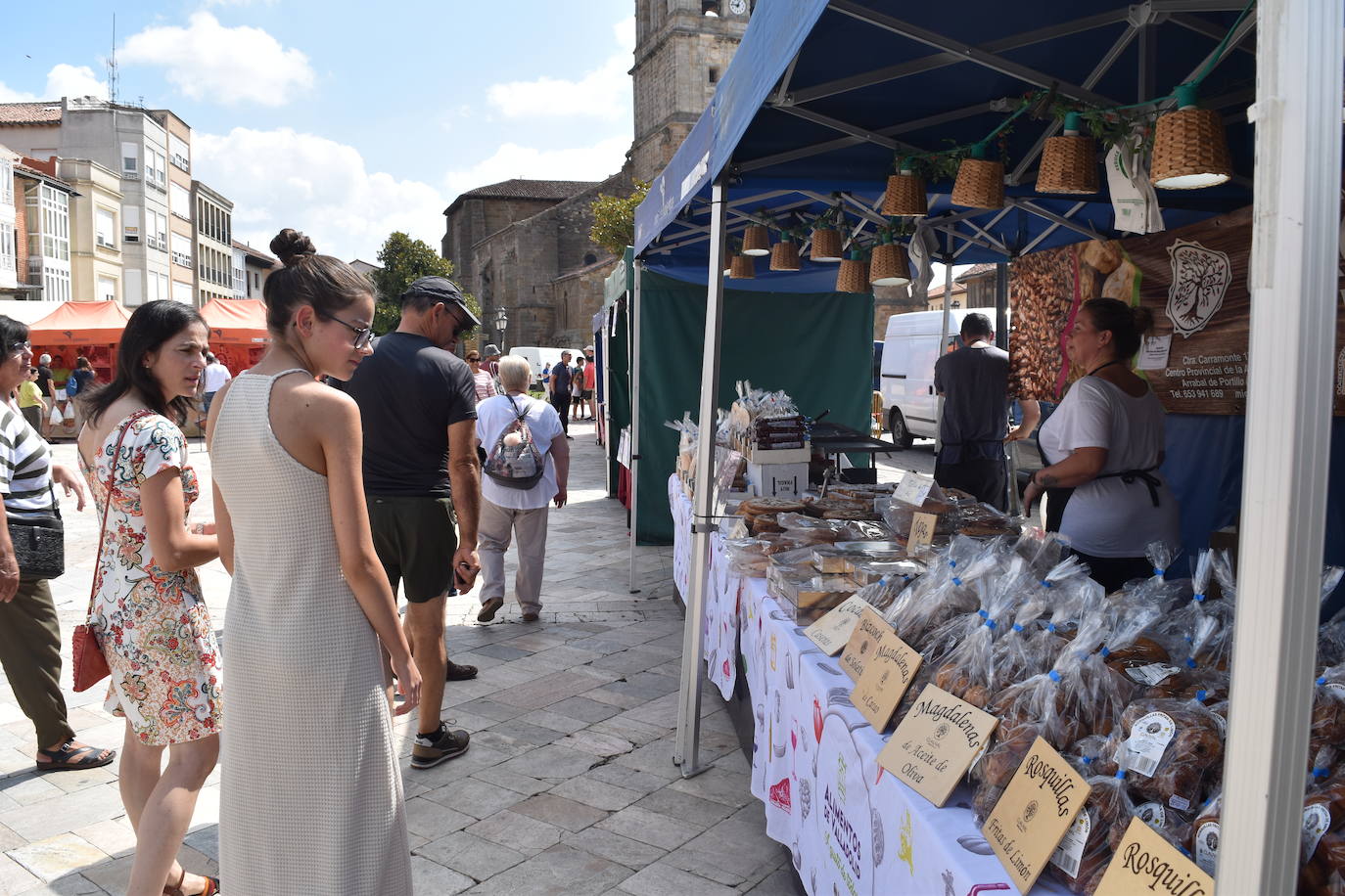 La Feria del Dulce, en la plaza de España de Aguilar. 