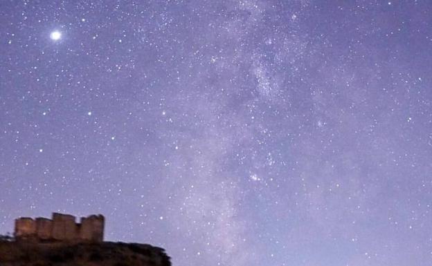 Cientos de estrellas en el cielo segoviano.