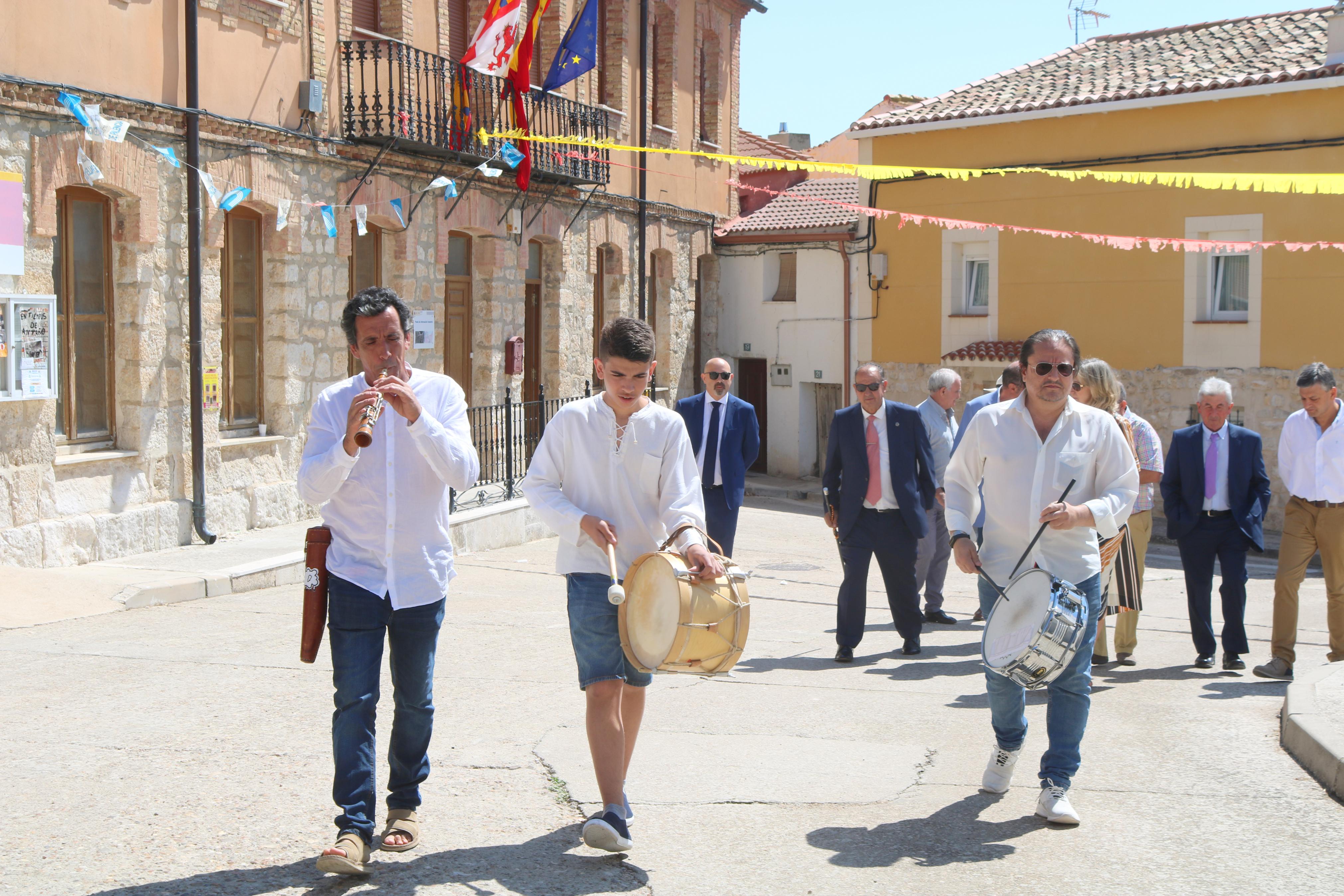 Villaconancio honra a su Patrona con la Jota de los Labradores