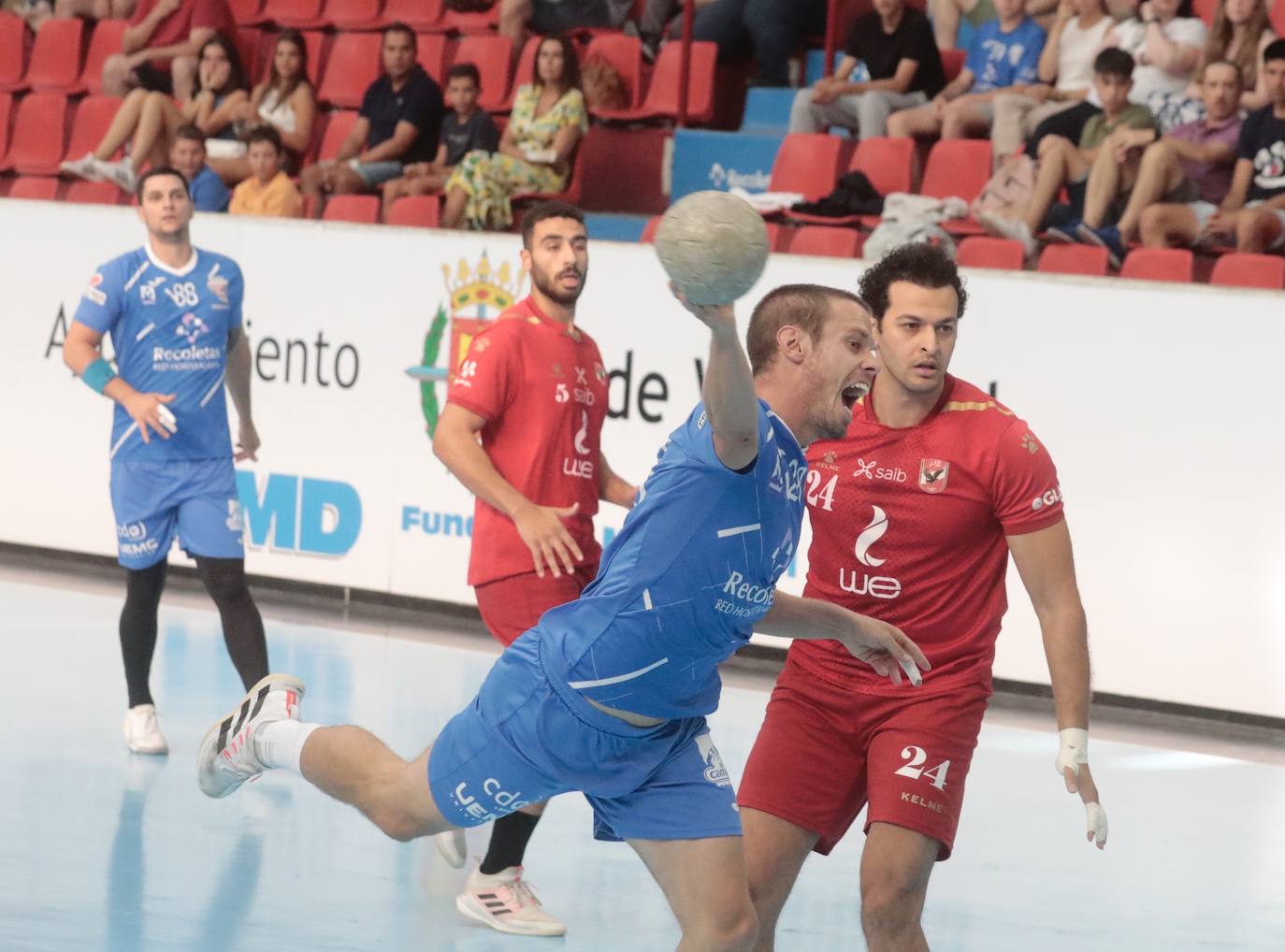 Fotos: El partido amistoso entre el Recoletas y El Haly