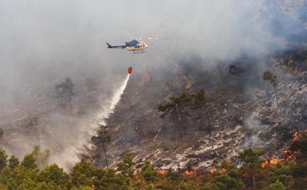 Los incendios de Castellón y Alicante siguen sin control