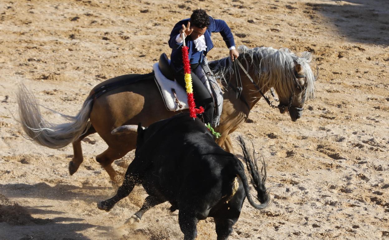 El rejoneador vallisoletano Sergio Vegas. 