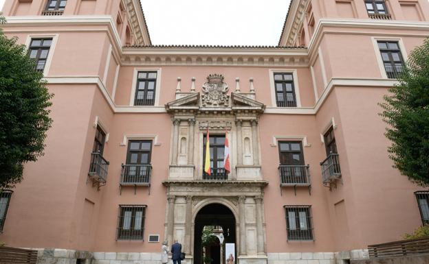 La fachada del palacio Fabio Nelli, en Valladolid