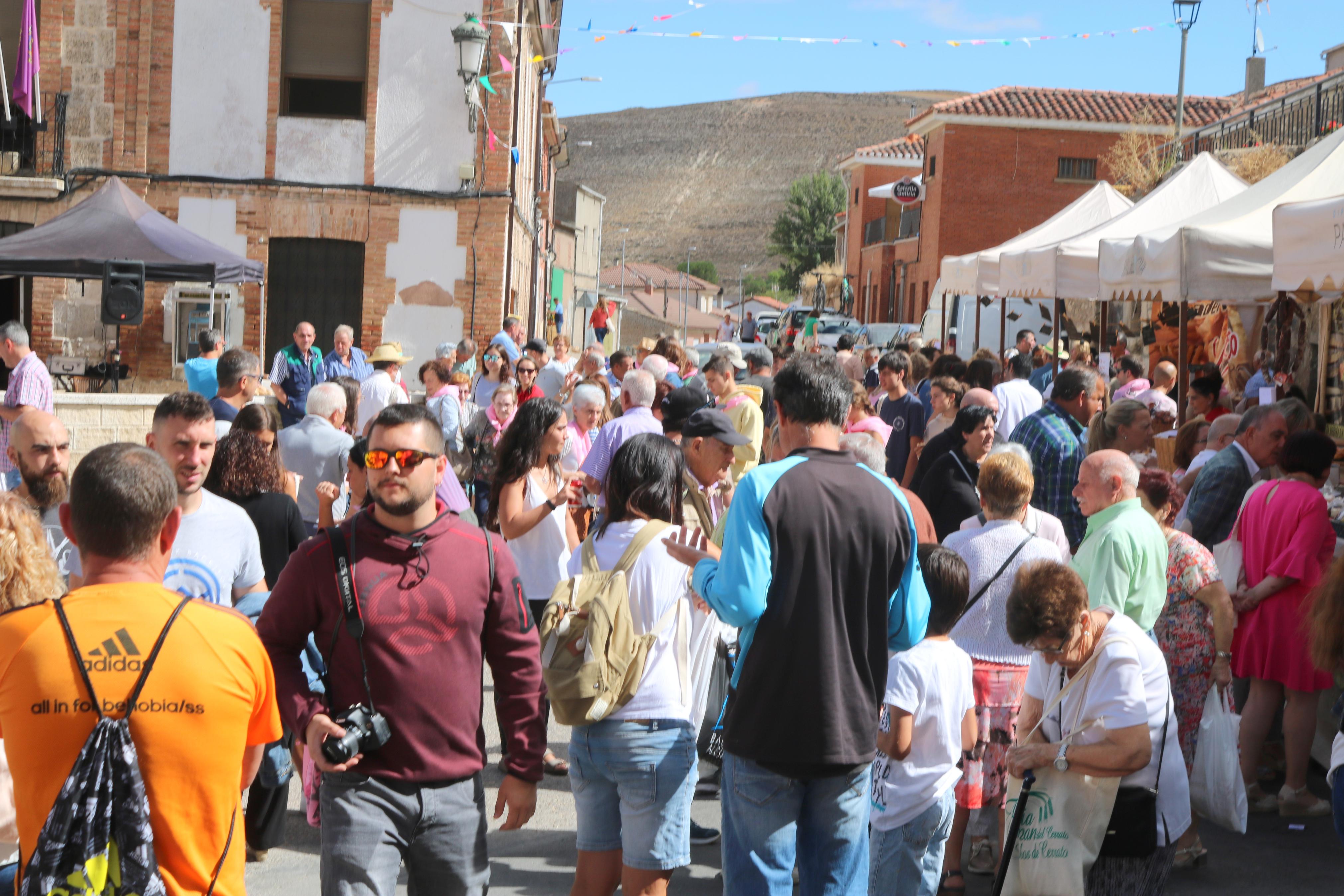 Vecinos y visitantes se volcaron con la Feria del Pan celebrada en Cobos de Cerrato