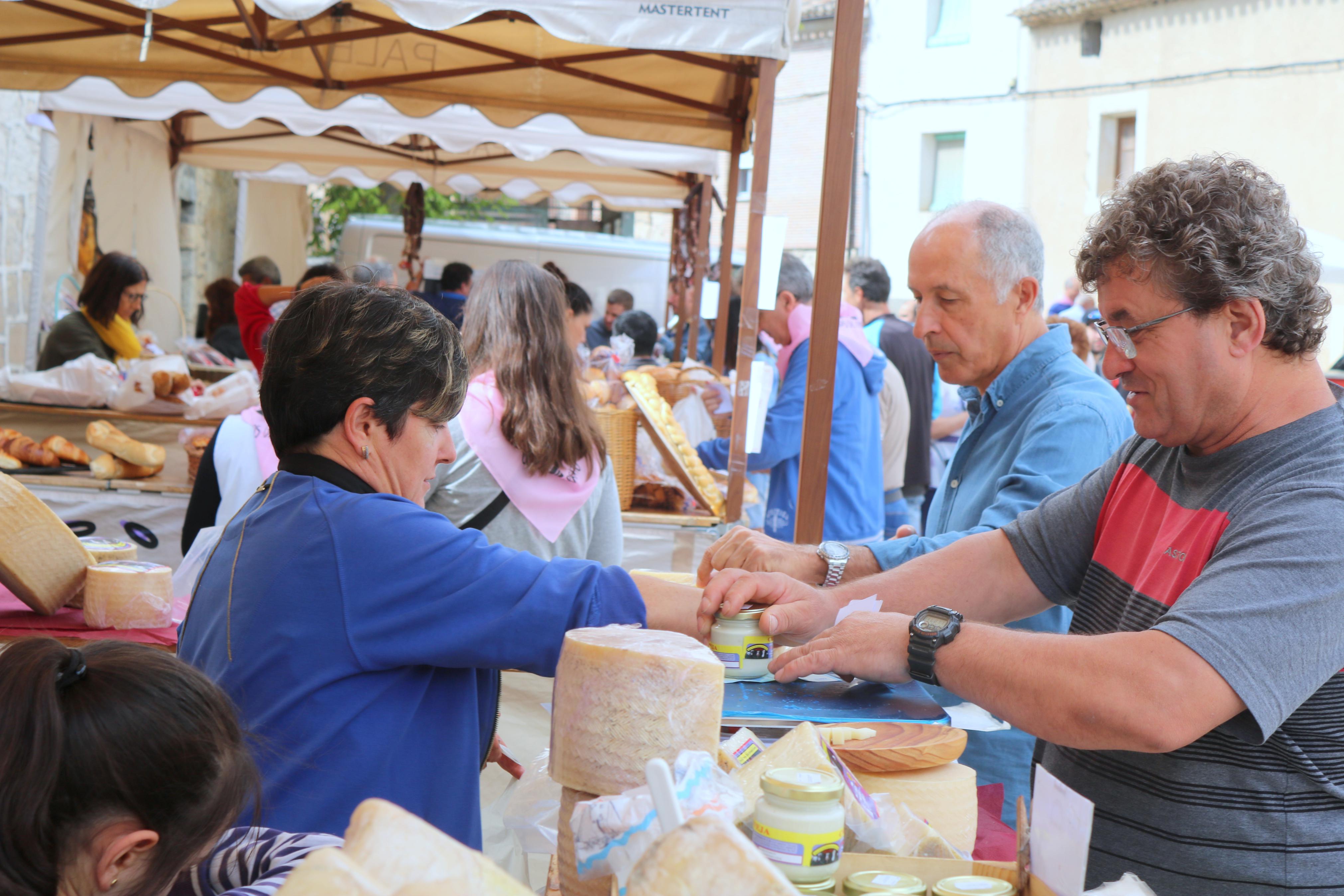 Vecinos y visitantes se volcaron con la Feria del Pan celebrada en Cobos de Cerrato