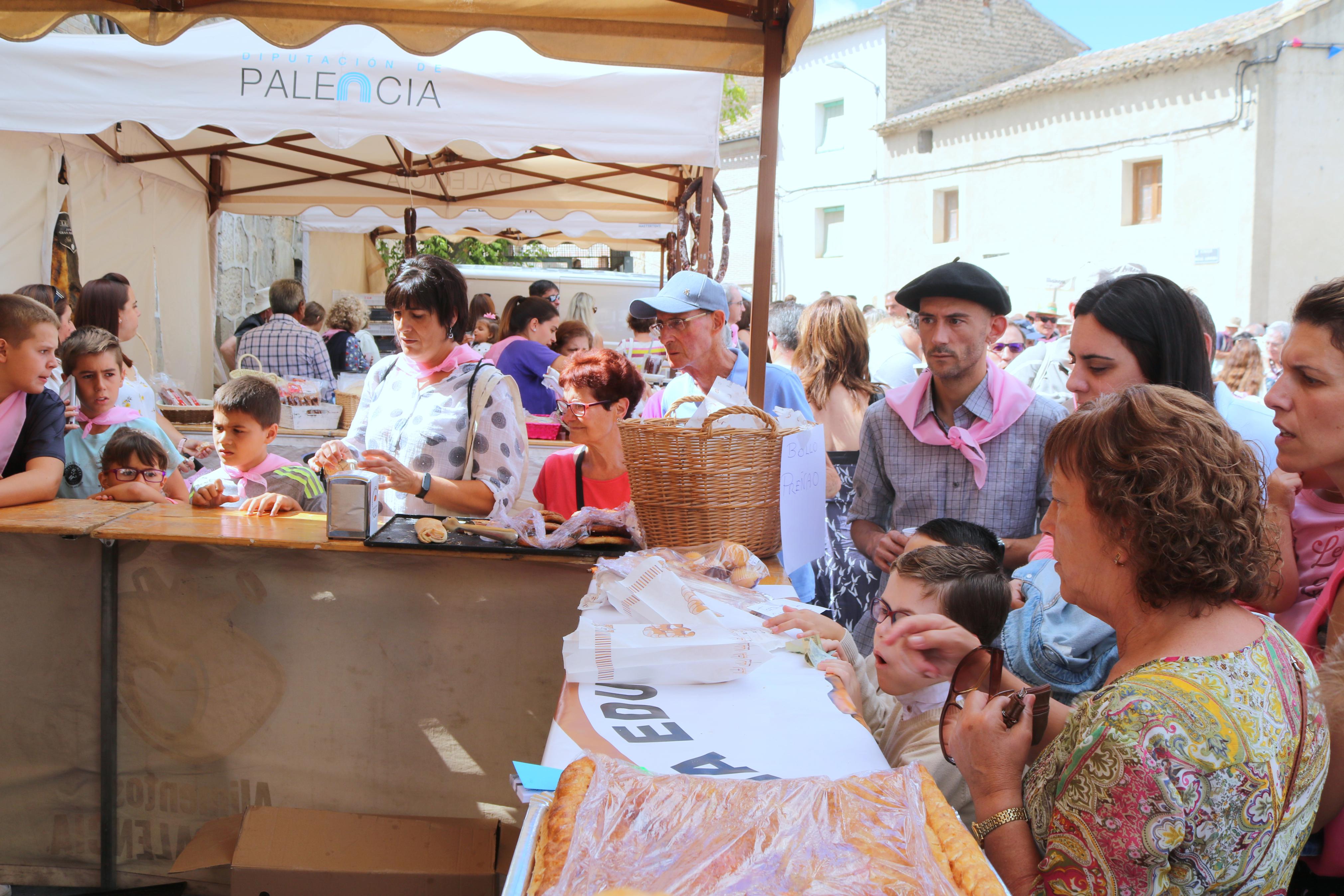 Vecinos y visitantes se volcaron con la Feria del Pan celebrada en Cobos de Cerrato