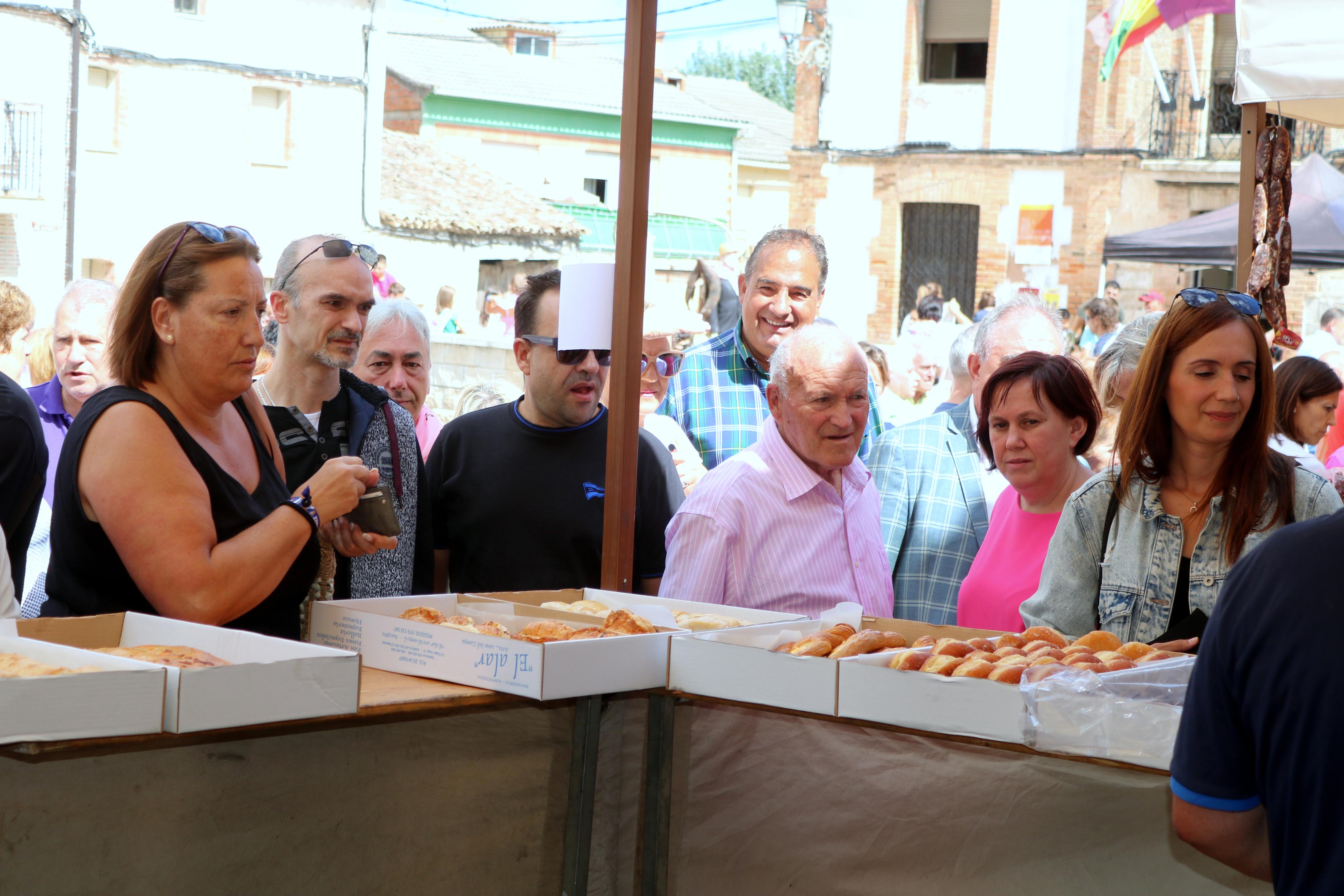 Vecinos y visitantes se volcaron con la Feria del Pan celebrada en Cobos de Cerrato