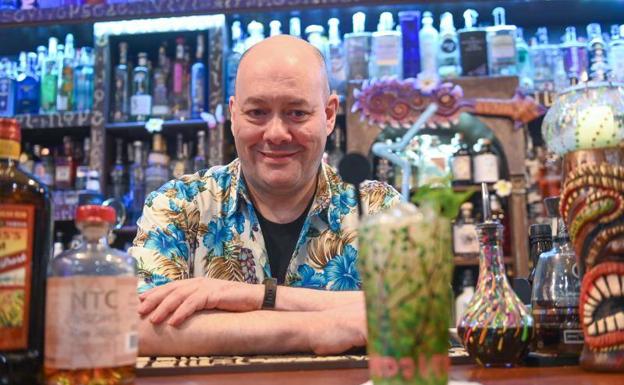 Domingo Bernardo, uno de los precursores de la coctelería vallisoletana y su Mojito Tiki Domingo 