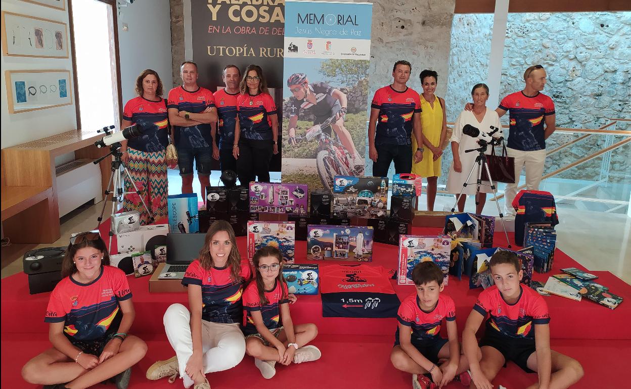 Participantes de la Asociación Jesús Negro durante el acto benéfico en favor del hospital. 