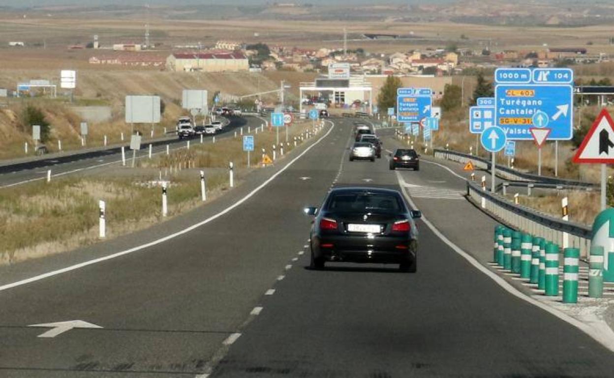 La placa F.V permite a un vehículo circular a 150 km/h.