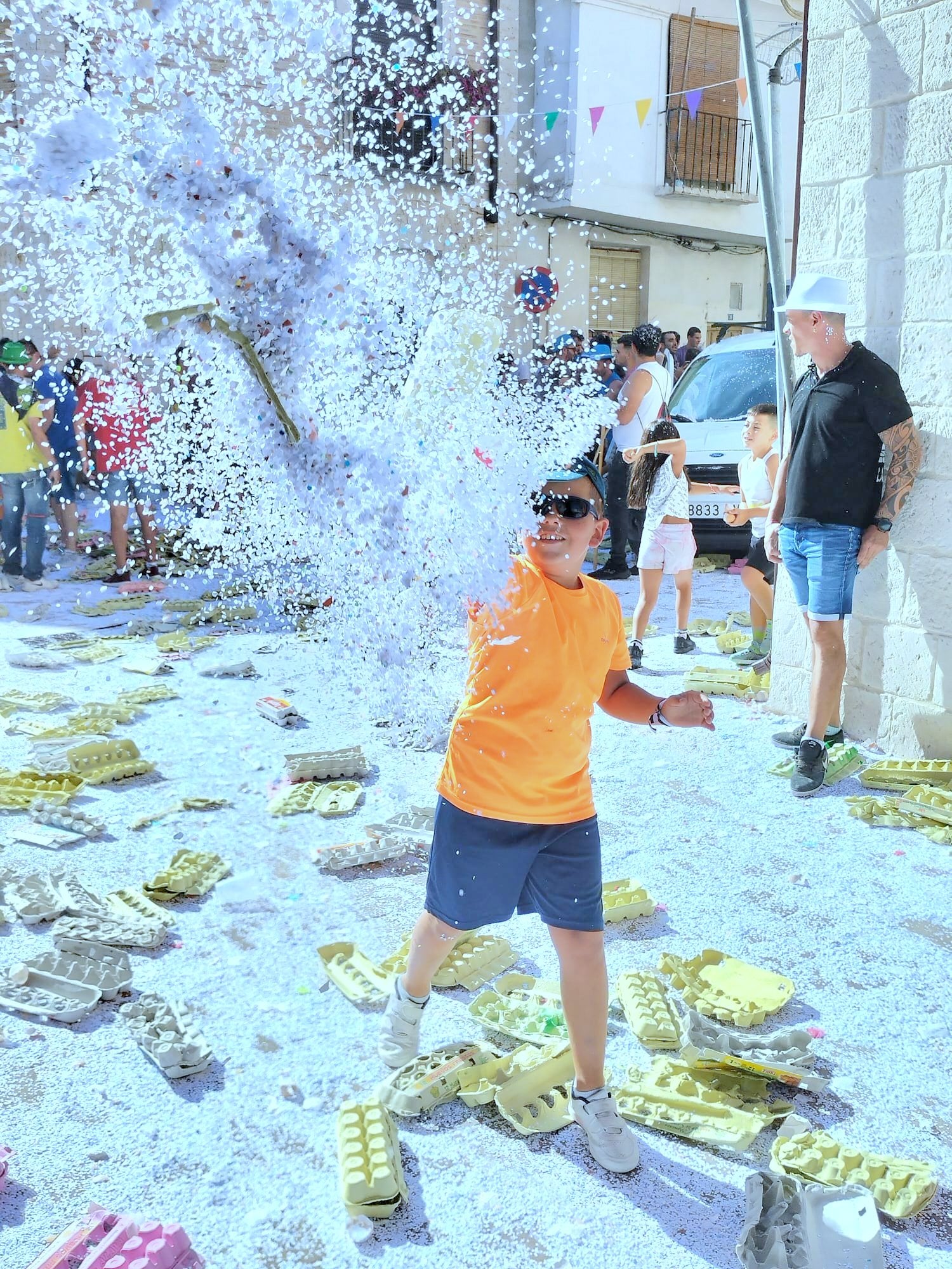 Dueñas vivió una batalla campal con su particular 'guerra de huevos'