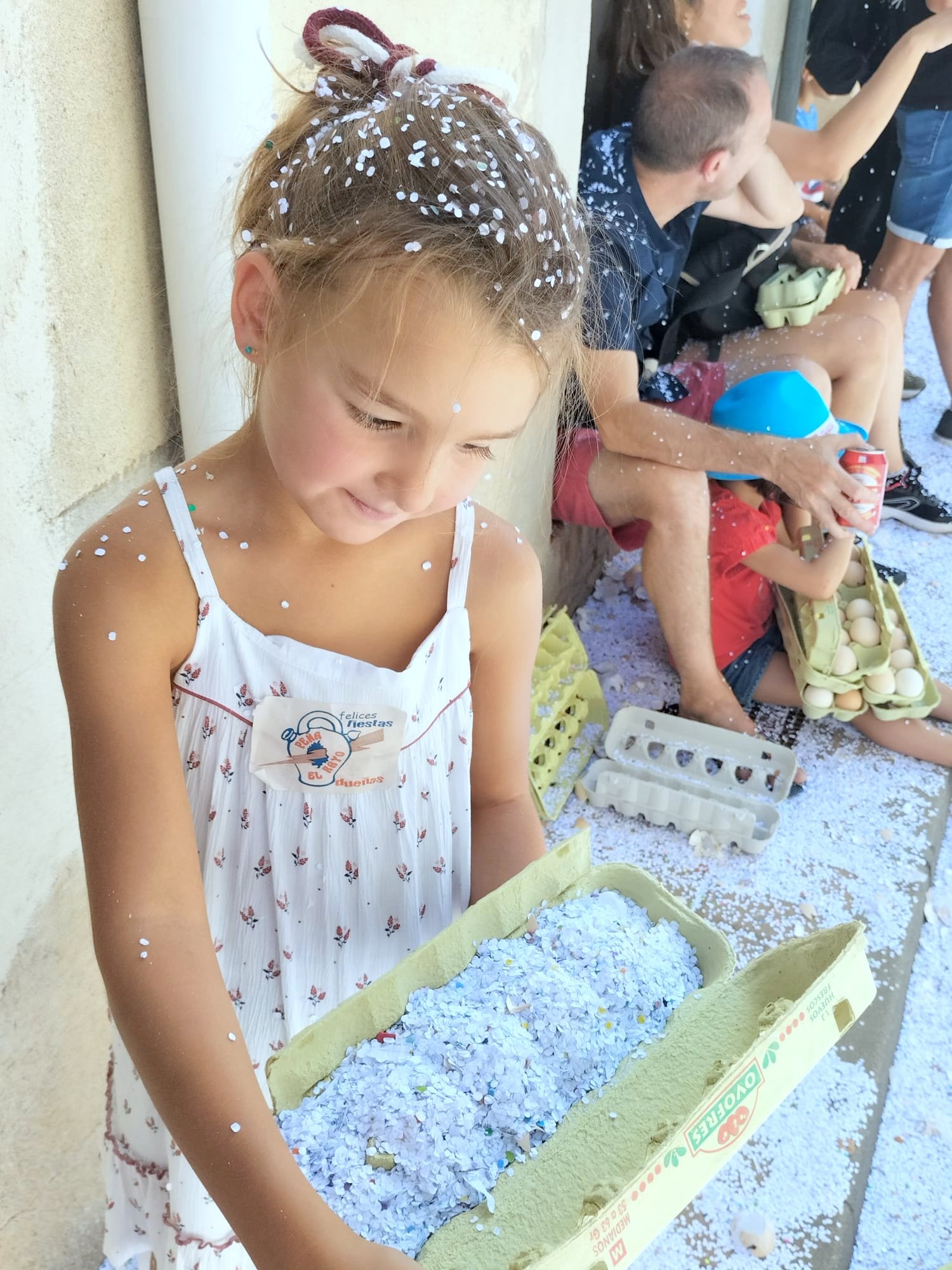 Dueñas vivió una batalla campal con su particular 'guerra de huevos'