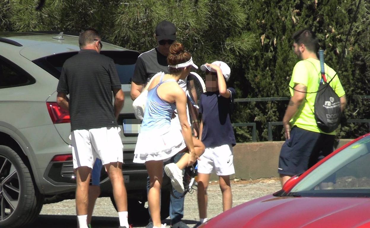 Shakira acudió al club de tenis para jugar con sus hijos. 