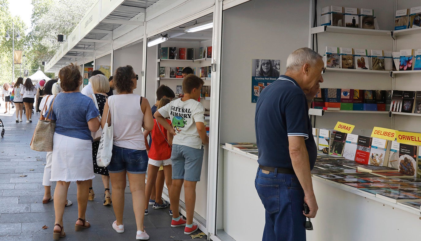 El parque del Salón se enriquece con la Feria del Libro