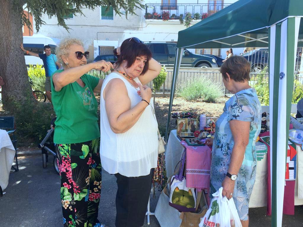 Cevico Navero contó con varios artesanos y productores alimentarios de la comarca