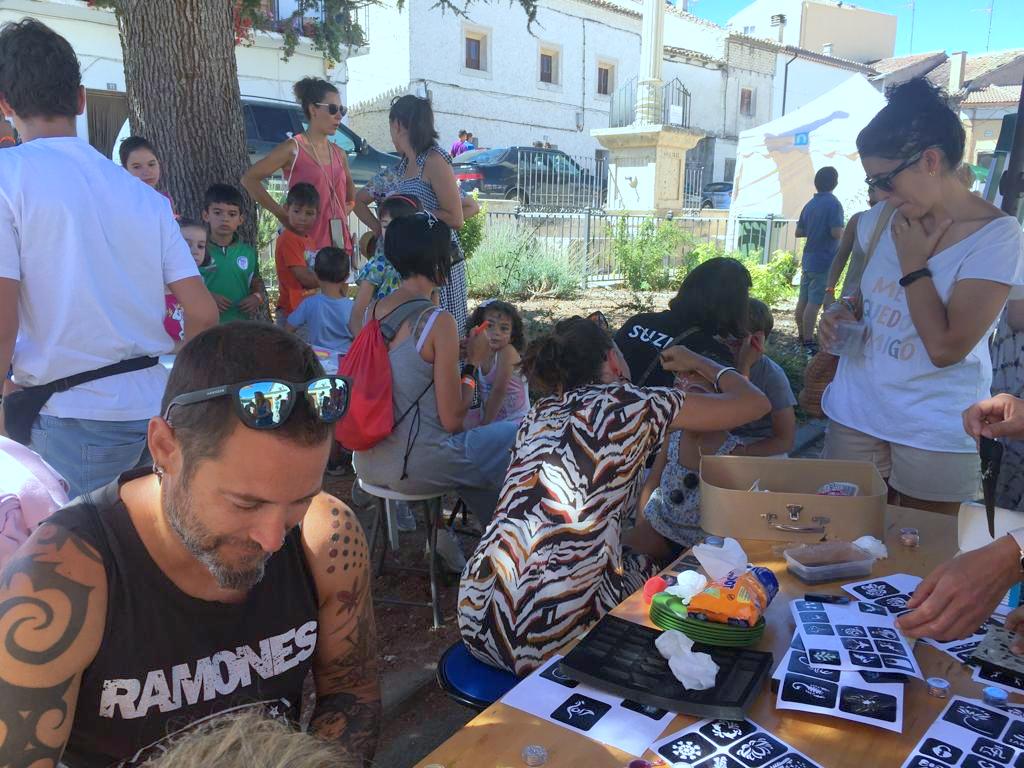 Cevico Navero contó con varios artesanos y productores alimentarios de la comarca