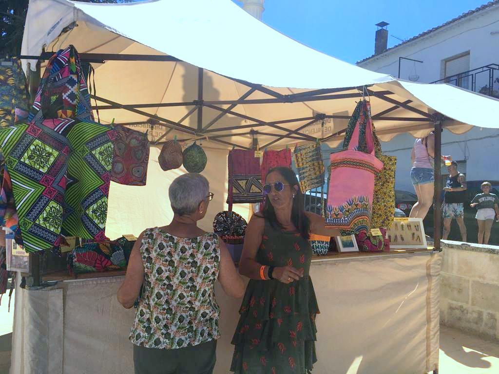 Cevico Navero contó con varios artesanos y productores alimentarios de la comarca