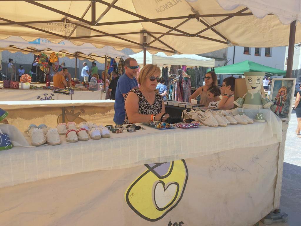 Cevico Navero contó con varios artesanos y productores alimentarios de la comarca