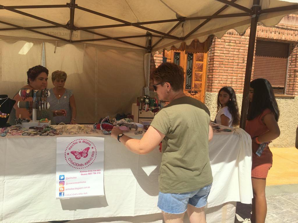 Cevico Navero contó con varios artesanos y productores alimentarios de la comarca