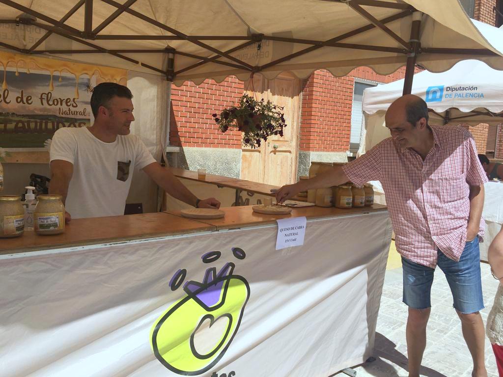 Cevico Navero contó con varios artesanos y productores alimentarios de la comarca