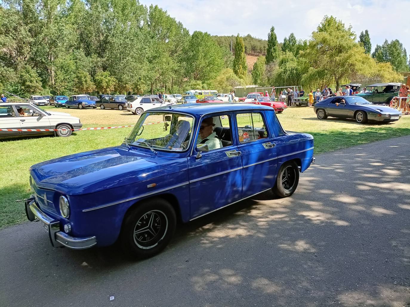Fotos: Los coches clásicos invaden Alar del Rey
