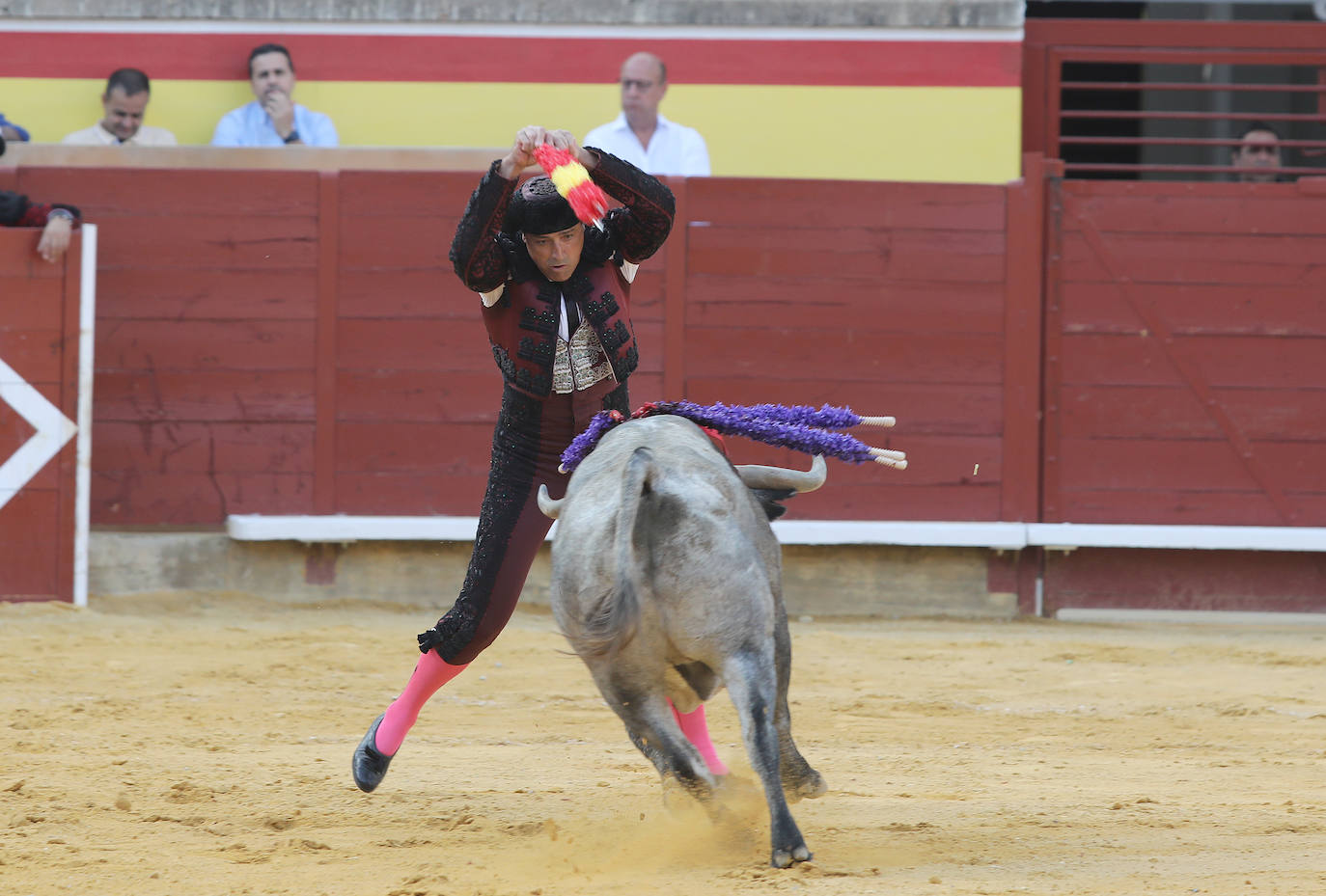 Fotos: Ferrera abre la Puerta Grande en la primera de San Antolín