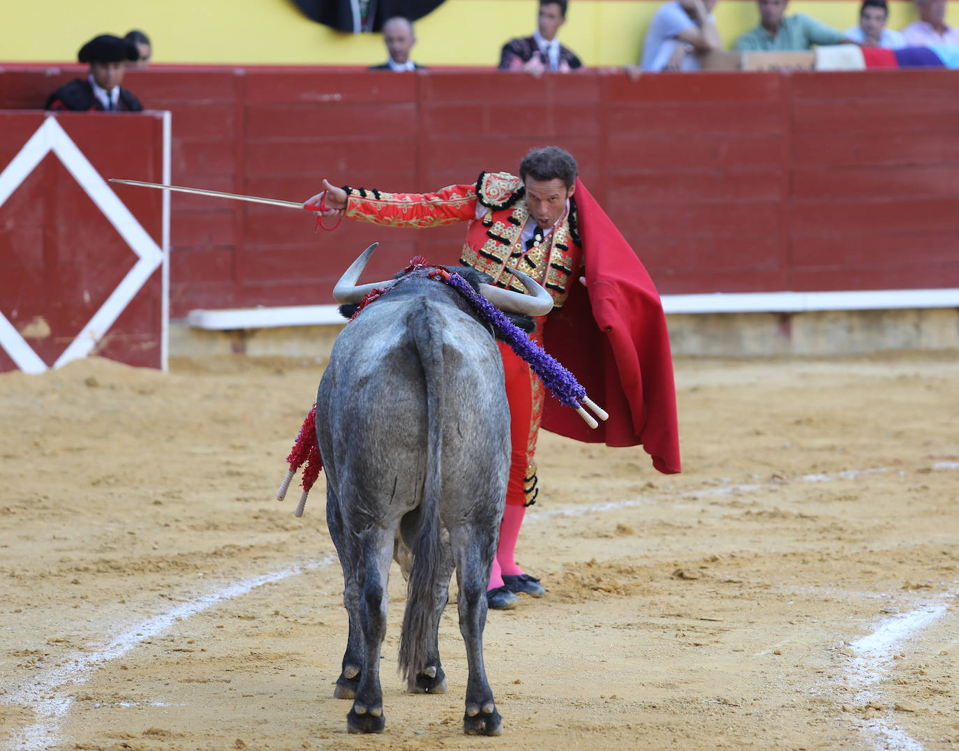 Fotos: Ferrera abre la Puerta Grande en la primera de San Antolín