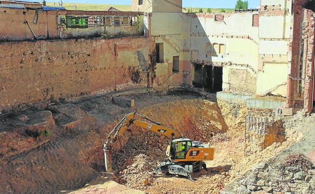 La reconstrucción del teatro Cervantes recuperará el tramo anejo de la muralla