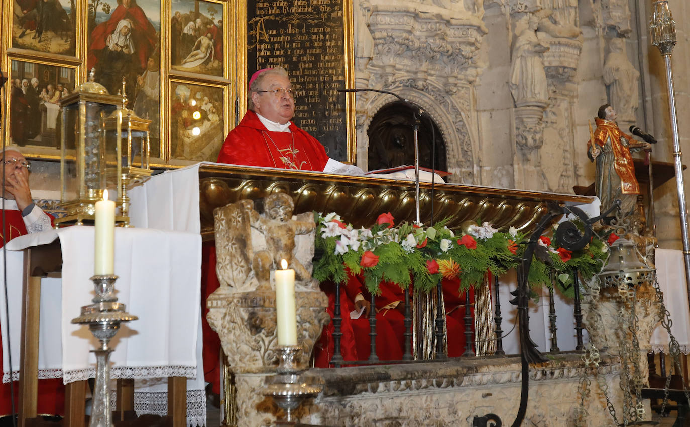 Fotos: El trascoro de la Catedral se queda pequeño para celebrar el día de San Antolín