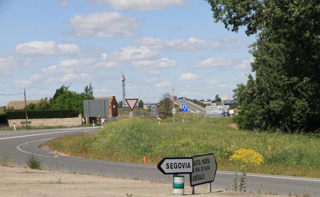 Cruce de la CL-607 y la CL-605, en las inmediaciones del polígono de Valverde del Majano.