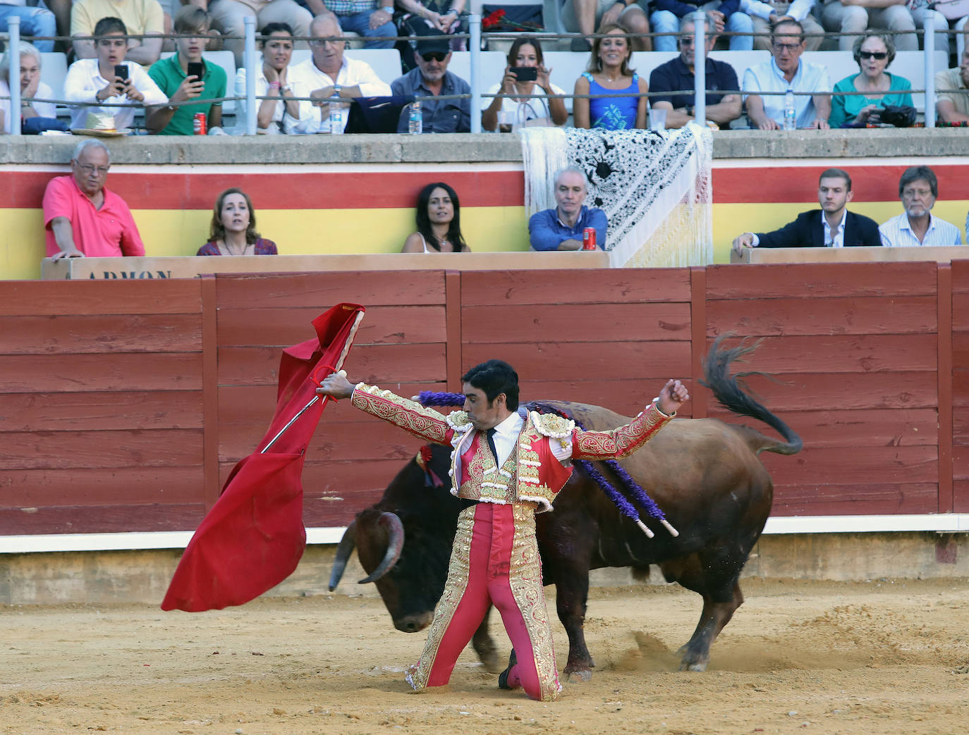 Fotos: Perera vuelve a abrir la Puerta Grande de Palencia