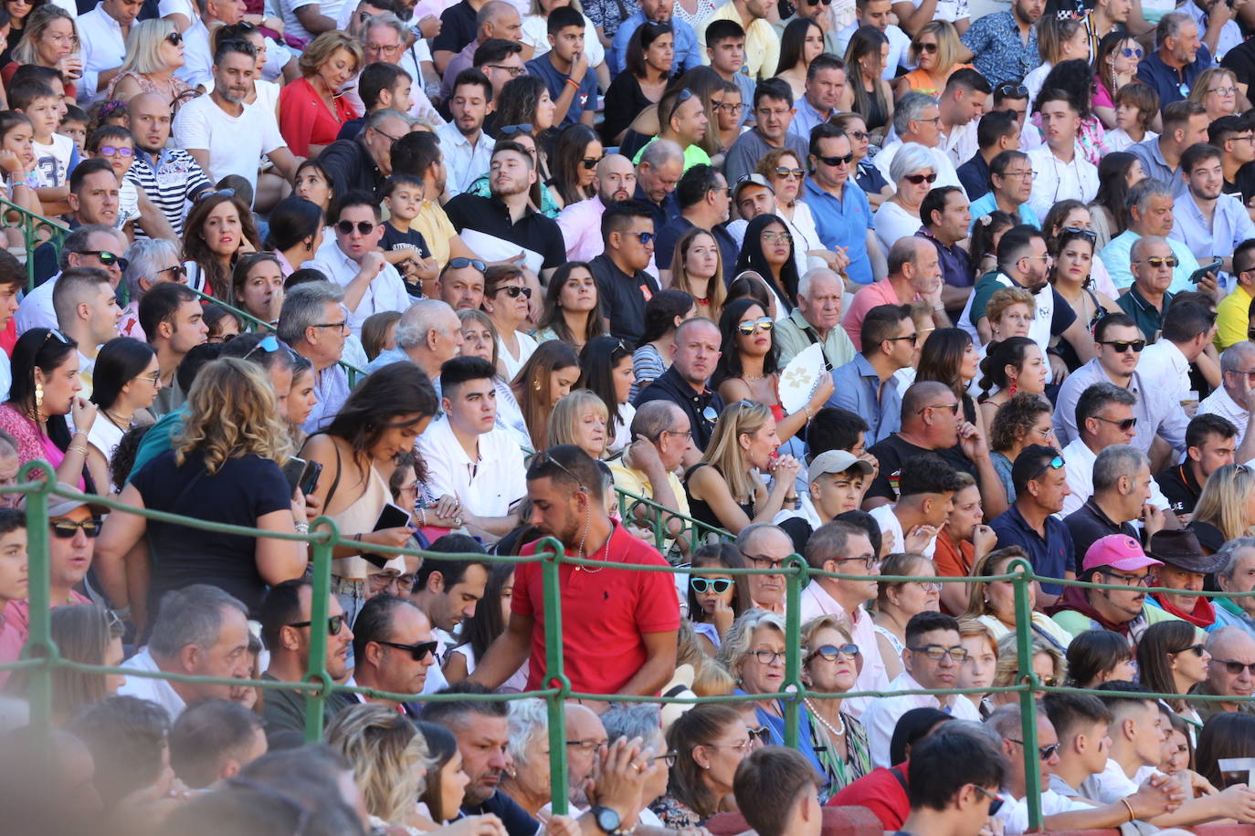 Fotos: Búscate en las gradas de la plaza de toros de Valladolid (1/3)