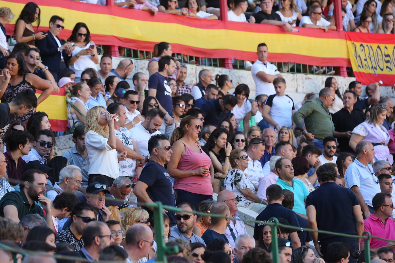 Fotos: Búscate en las gradas de la plaza de toros de Valladolid (2/3)