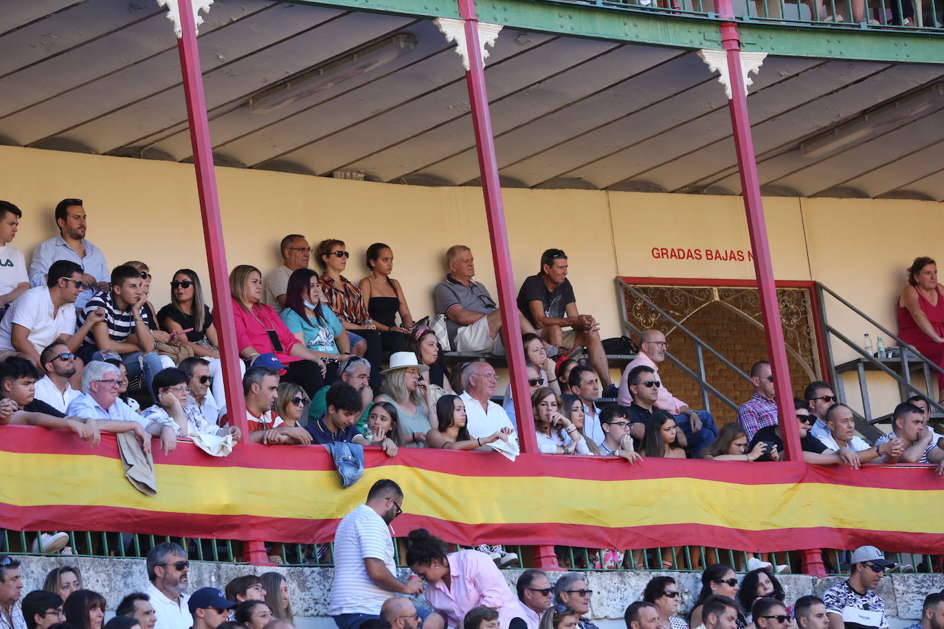 Fotos: Búscate en las gradas de la plaza de toros de Valladolid (2/3)