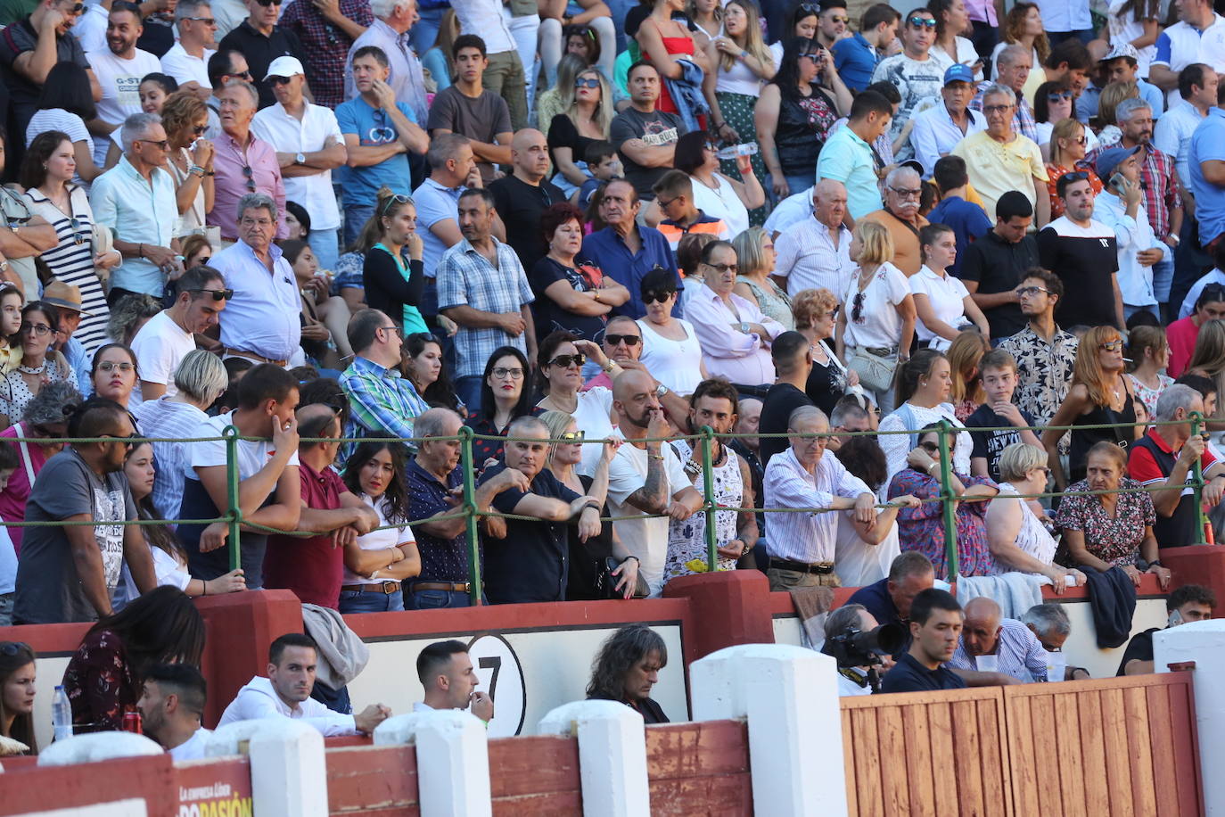 Fotos: Búscate en las gradas de la plaza de toros de Valladolid (3/3)