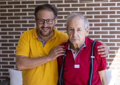 Imagen secundaria 1 - Arriba, histórica fachada de la Farmacia Bellogín. Carlos Sanz Martín y Carlos Sanz Santa Cruz. Ángel Bellogín Aguasal.