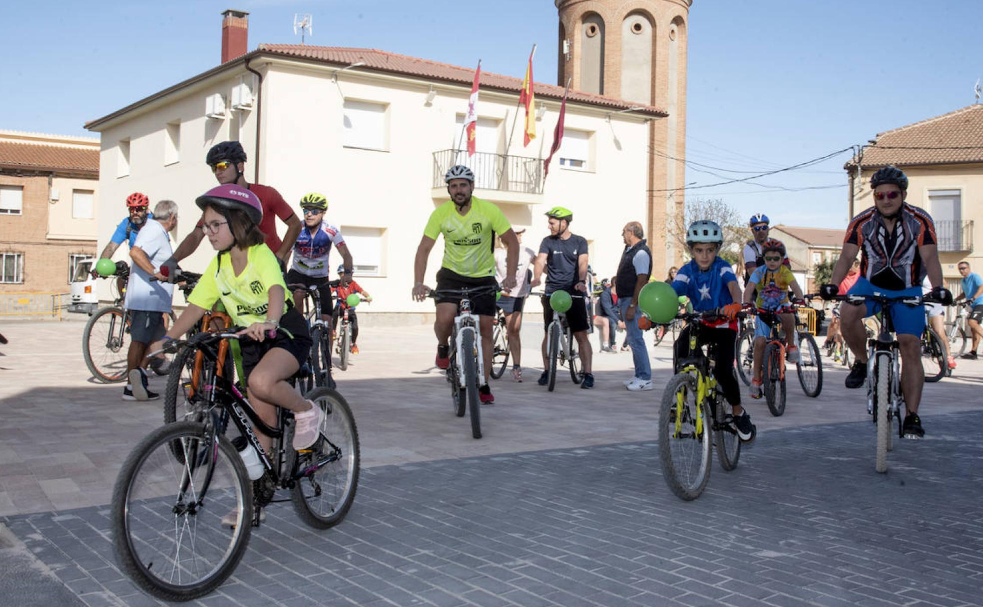 Garcillán recauda 800 euros a golpe de pedal