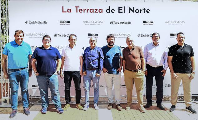 Fran Arranz y Jesús Domínguez, colaboradores de El Norte; Miki de Pablos, periodista de El Norte; los colaboradores Juan Carlos Alonso, Joaquín Robledo y Javier Yepes; el jefe de Deportes, Eloy de la Pisa; y el colaborador Alberto Lario.