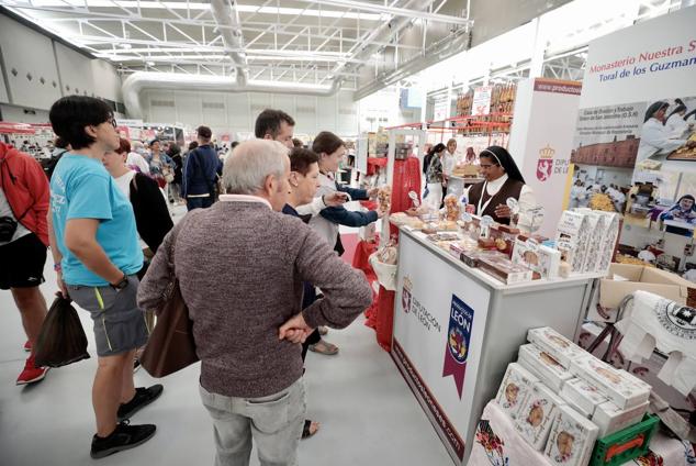 Fotos: Las miradas se centran en cada exposición de la Feria de Muestras