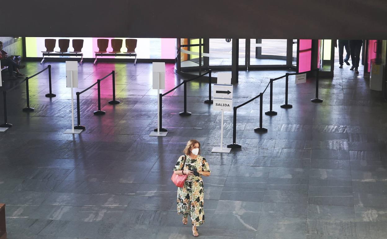 Vestíbulo del Hospital Río Hortega, ya sin controles de acceso. 