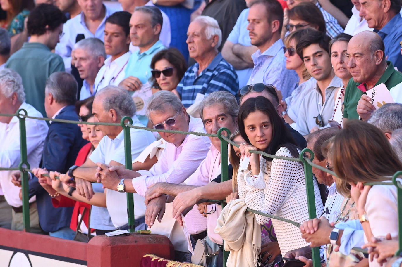 Fotos: Asistentes a la tercera corrida de la Feria y Fiestas de la Virgen de San Lorenzo, en Valladolid