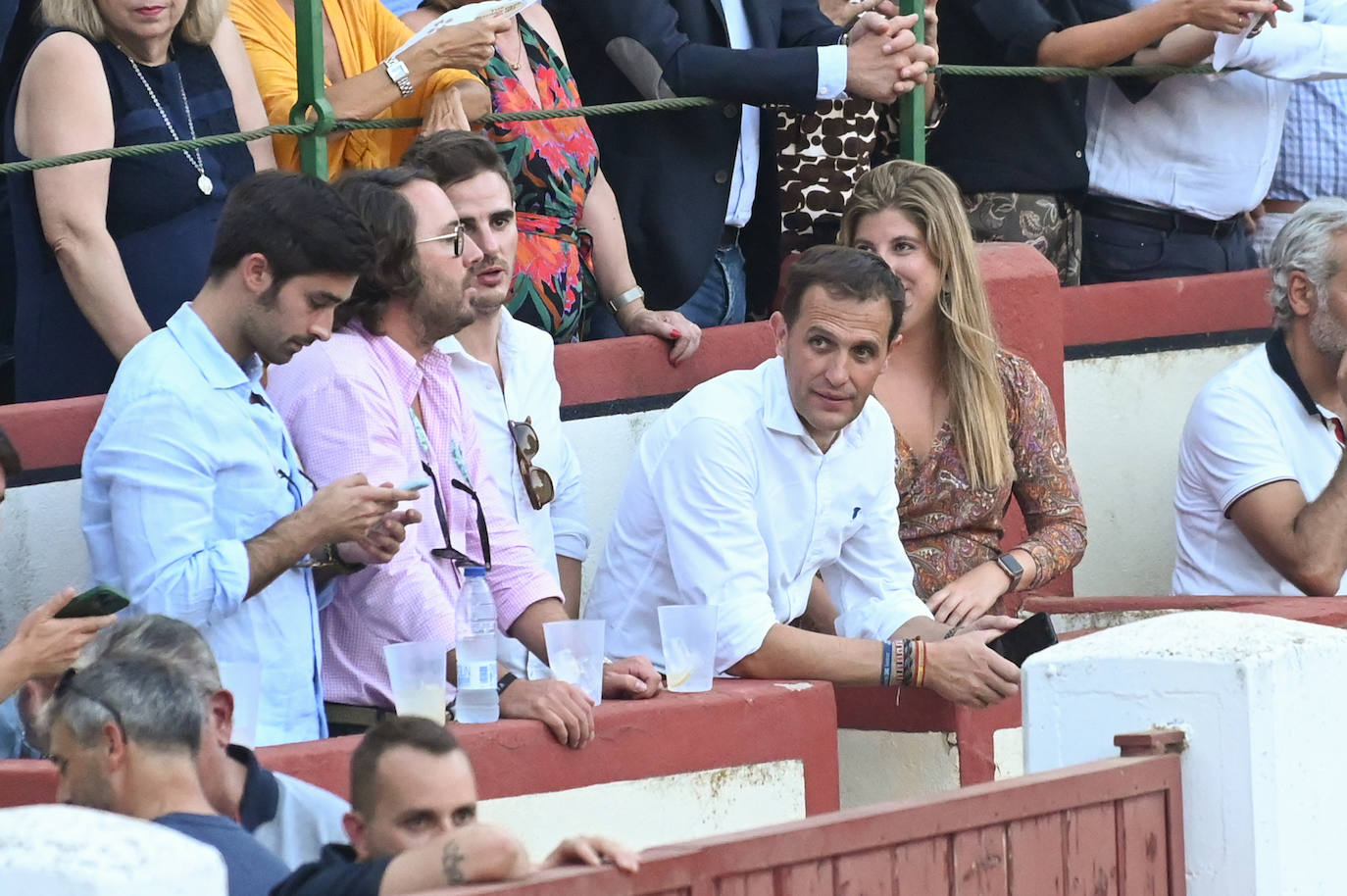 Fotos: Asistentes a la tercera corrida de la Feria y Fiestas de la Virgen de San Lorenzo, en Valladolid